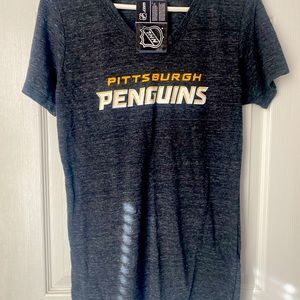 NWOT Ladies Pittsburgh Penguins V Neck